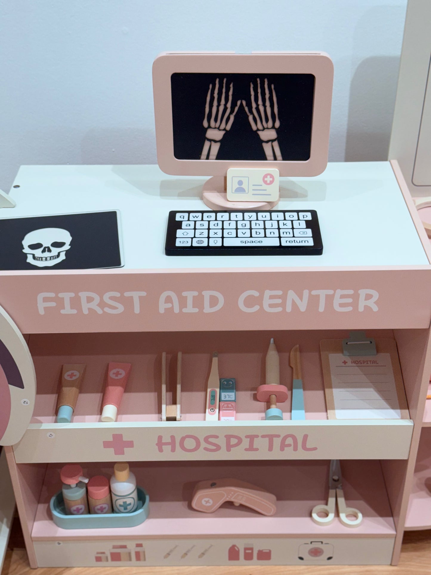 First Aid Center - Play Set (36 months +)
