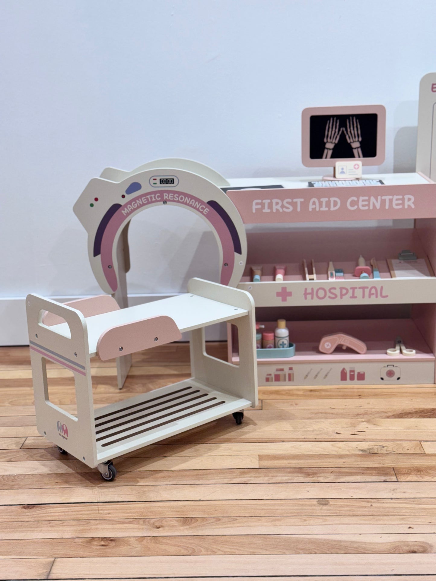 First Aid Center - Play Set (36 months +)