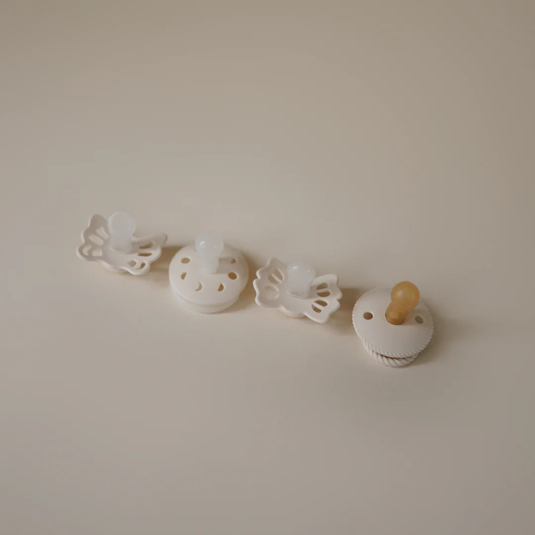 FRIGG Baby's First Pacifier - Cream 4PK